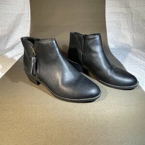 Zodiac Black Zipper Ankle Boots Size 7 (786)